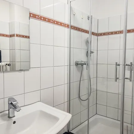 T&k - - 3 With Private Parking 7min Fair And Airport Dus * Düsseldorf
